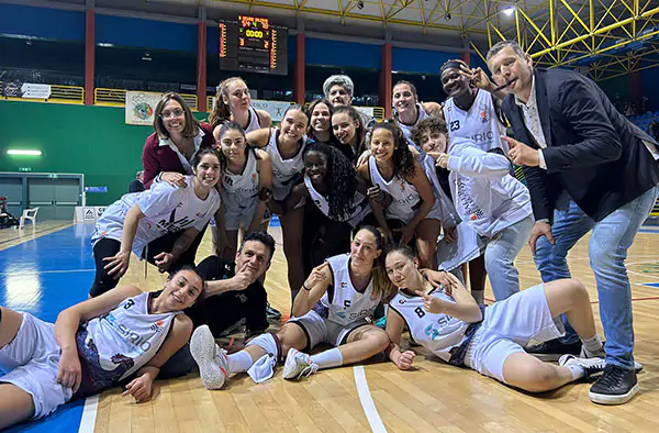 Basket: le atlete della Sirio Salerno ’92 campioni regionali di Serie B