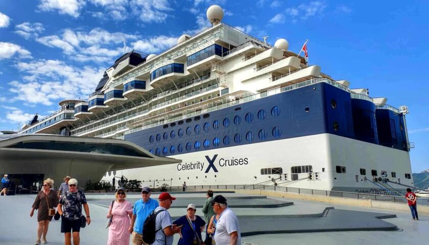 Salerno, attraccata la Celebrity Constellation