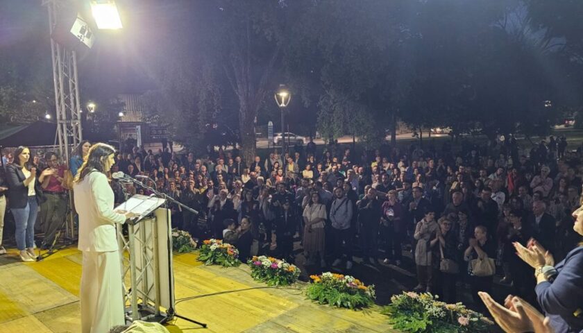 BARONISSI. LA PIAZZA PIENA PER ANNA PETTA: CON LEI SINDACI ED I VERTICI DEL PARTITO DEMOCRATICO