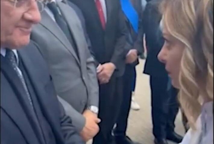 Frase di Giorgia Meloni a De Luca, la premier: “Nulla di preparato, l’ho pensato in auto”