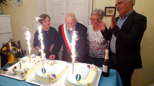 Cento candeline nonno Michele Campanaro: Castelcivita in festa