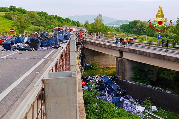 Incidente sulla Fondovalle Sele, si aggravano le condizioni al Ruggi del ferito