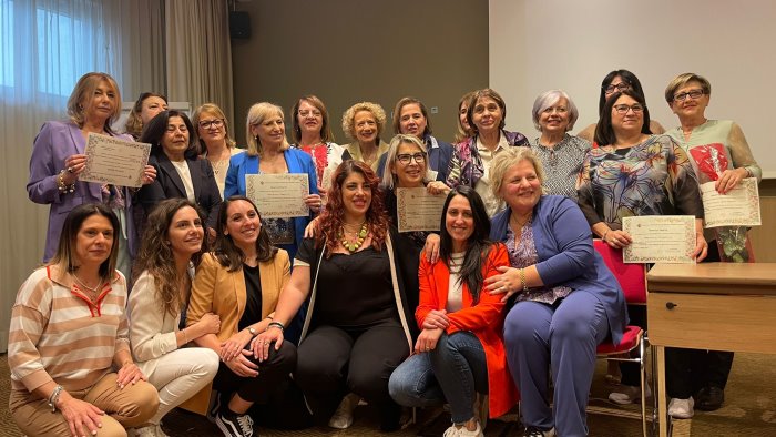 Salerno, premiate le ostetriche per i 35 anni di iscrizione all’ordine professionale