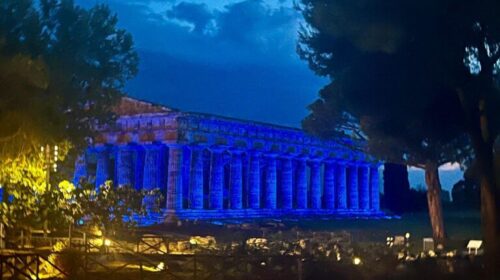 I Templi di Paestum si illuminano di blu