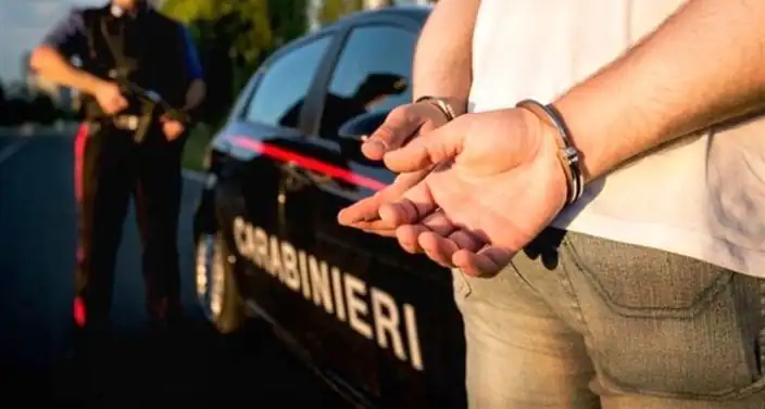 Lite familiare a Cuccaro Vetere, carabinieri aggrediti a calci e pugni