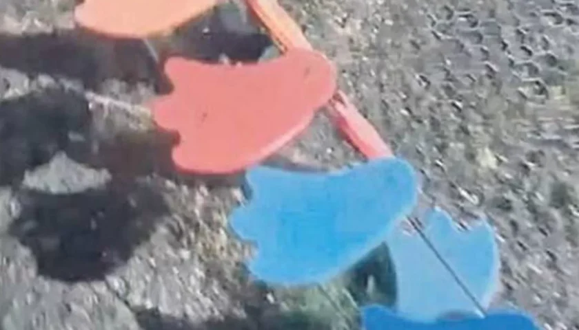 Salerno, vandali danneggiano giostrine in piazza della Liberta’: rabbia e sdegno