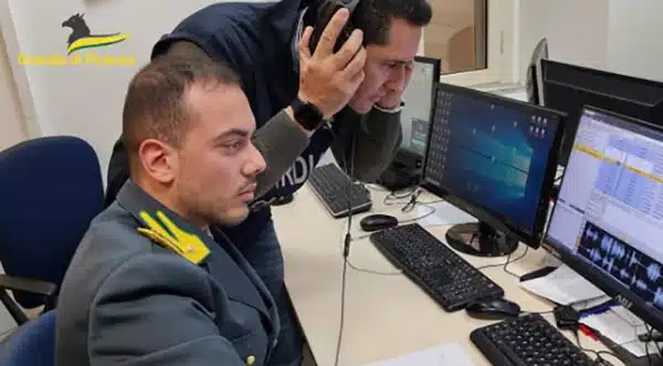 Truffe nei confronti di società di leasing, 30 indagati: coinvolte imprese salernitane
