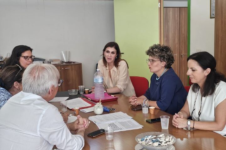 Baronissi, la sindaca Petta fa visita alle scuole