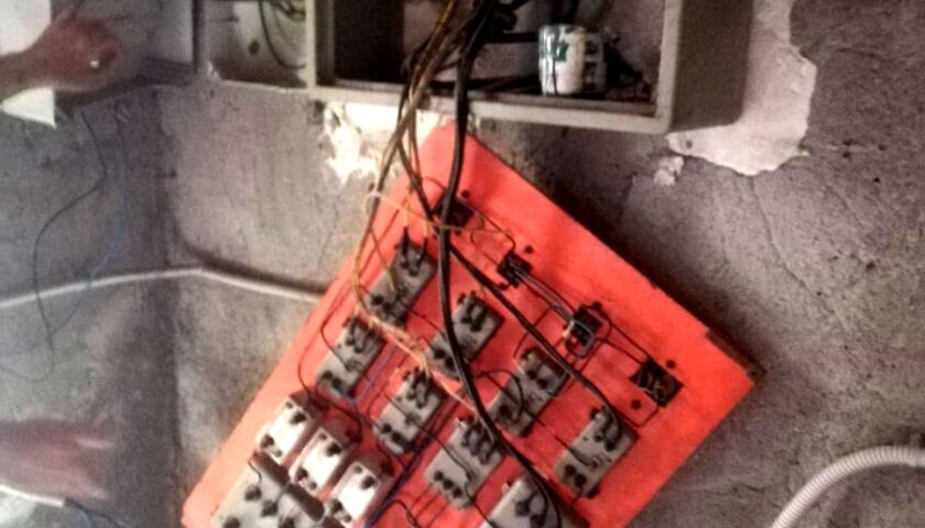 Scafati, vandalizzata la cabina elettrica della villa comunale: l’ira del sindaco