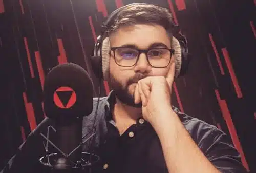 Rtl102,5 con il salernitano Antonio Sica vince il “Microfono d’oro”