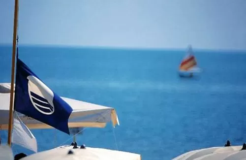 Mare in Campania, 98% delle coste balneabili per l’estate 2025. Migliora il litorale Magazzeno