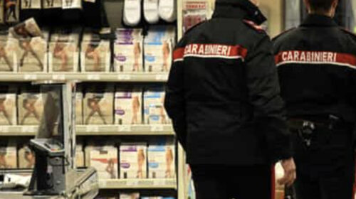 Salerno, furto in un supermercato di via Costantino l’Africano: ladri rubano cioccolato