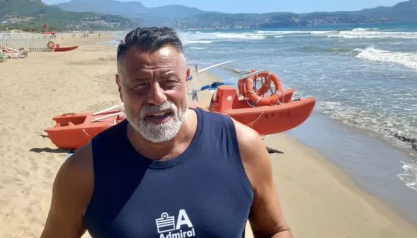 Capaccio Paestum, assessore di Roccadaspide salva in mare due turiste russe che rischiavano di annegare