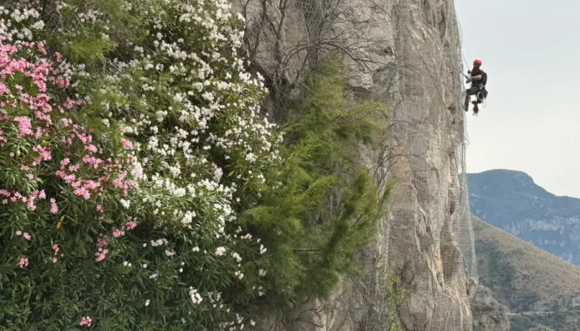 Feneal Uil: “La frana in Costiera, un’occasione da non perdere”