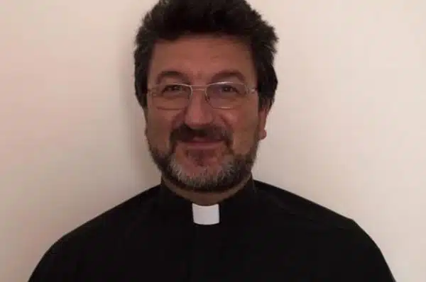 Vallo della Lucania, il vescovo Calvosa si infortuna giocando a calcetto