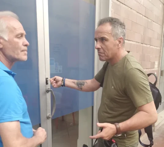 BATTIPAGLIA, RAID ALLA SEDE DI FRATELLI D’ITALIA. SOLIDARIETÀ DAL SENATORE IANNONE