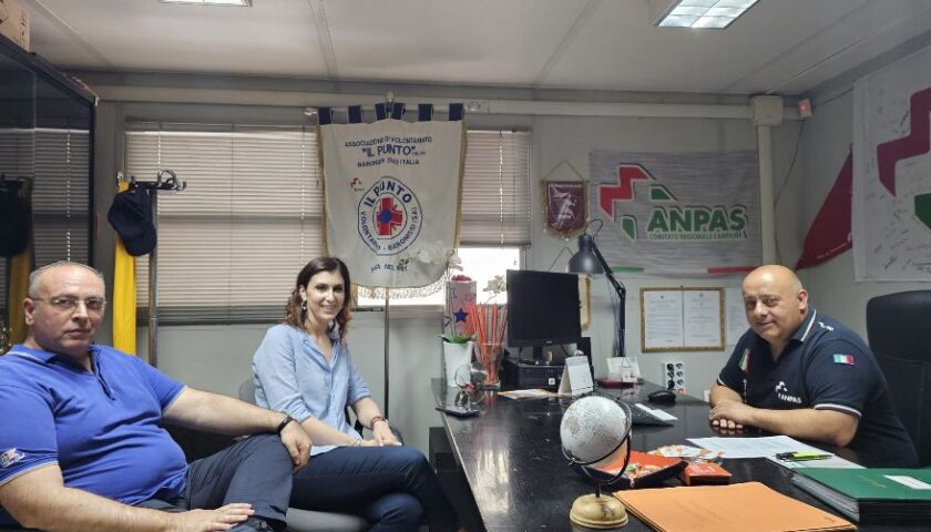 Comune di Baronissi, il Sindaco Anna Petta: “Boschi Sicuri” – Parte il nuovo Servizio di Avvistamento Aereo Incendi tramite drone