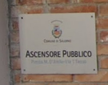 Salerno, torna in funzione l’ascensore di via Fusandola