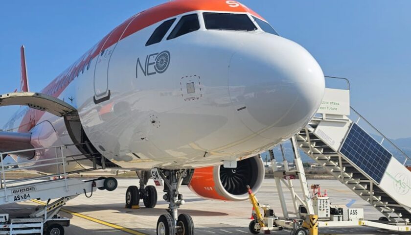 Aeroporto Salerno, tanta gente per l’inaugurazione: alle 11 arrivano De Luca e Salvini