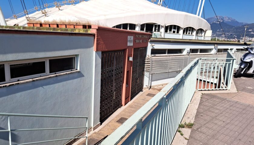 Aggredito dipendente comunale e addetto alla direzione della piscina “Simone Vitale” di Salerno