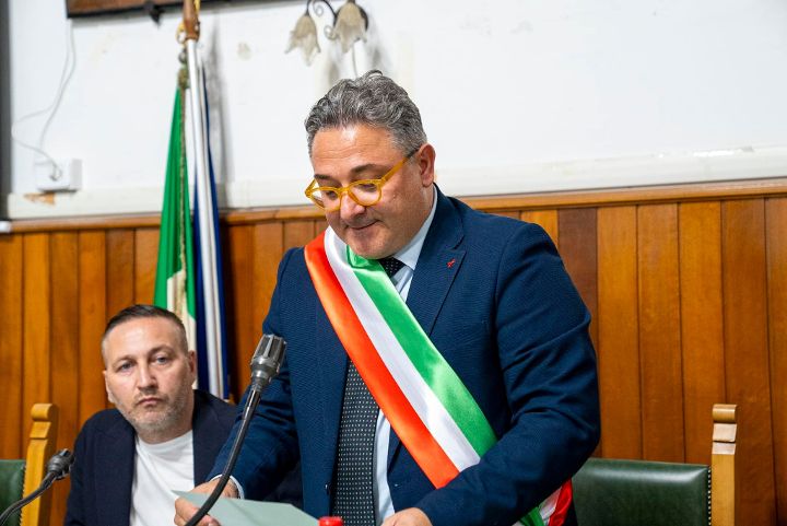 “Sessismo come arma politica?” Il Sindaco di Sarno chiarisce con fermezza: “Rispetto e verità, non strumentalizzazioni”
