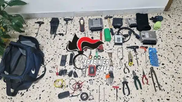 Vietri sul Mare, allontanati ladri d’auto
