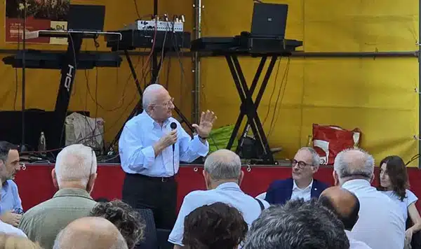 De Luca a Verona e Cantù per criticare l’autonomia differenziata
