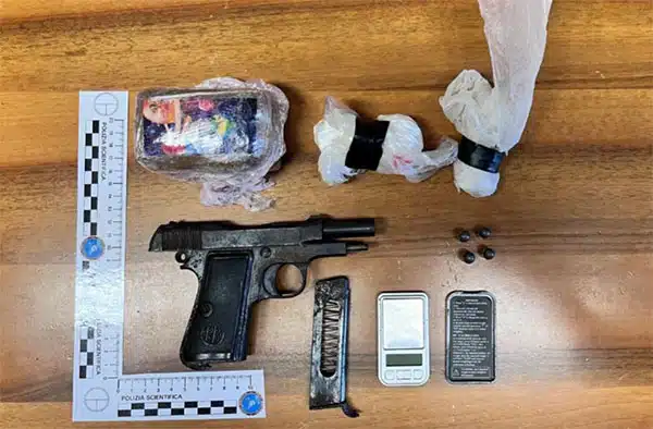 Droga e pistola, arrestato magrebino a Campolongo di Eboli