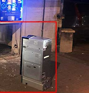 Cava de’ Tirreni, tentano di rubare la cassa della farmacia: fuggono alla vista dei carabinieri