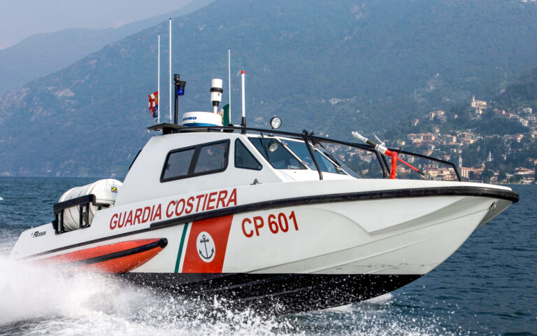 Motore in avaria a largo di Casal Velino, paura per due turisti