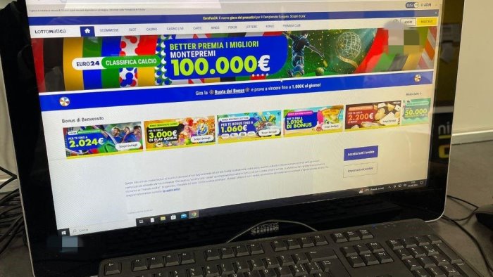 Scommesse illegali durante gli europei di calcio; sequestri, denunce e multe