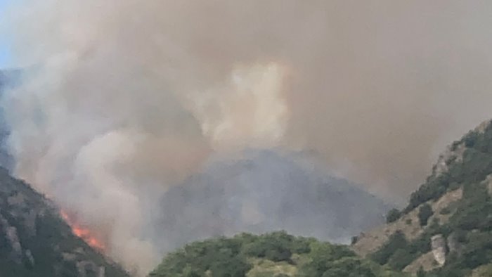 Incendio tra Vietri sul Mare e Cetara, chiusa la strada stalle 163