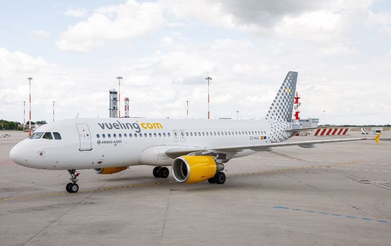 Estate 2025, Vueling lancia nuove rotte dall’Italia: da Salerno verso Barcellona e Parigi
