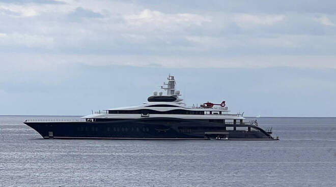 Mark Zuckerberg a Positano con il suo yacht di 118 metri