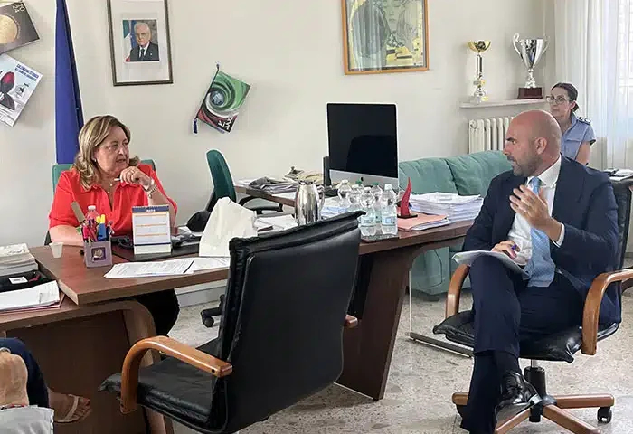 Il sottosegretario Ferrante in visita al carcere di Salerno: la detenzione sia dignitosa