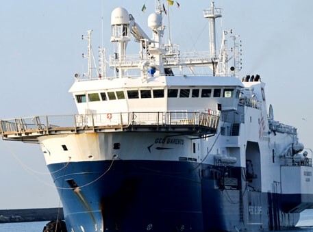 Sbarco migranti, la “Geo Barents” è arrivata nel porto di Salerno