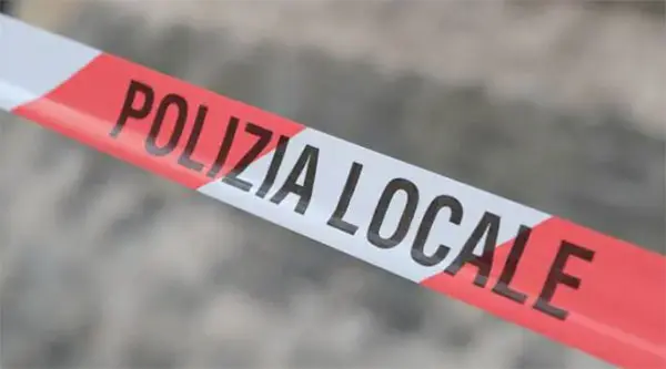 Ascea: attrezzature balneari abusive in area demaniale, sequestrati