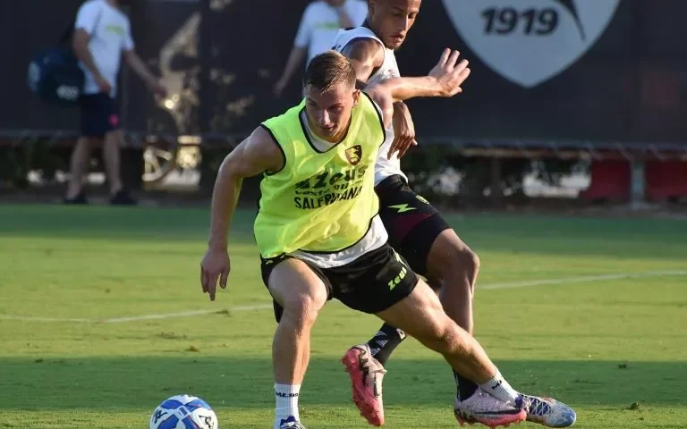 Salernitana al “Mary Rosy”: differenziato per Sambia, Ghiglione, Tongya e Dalmonte