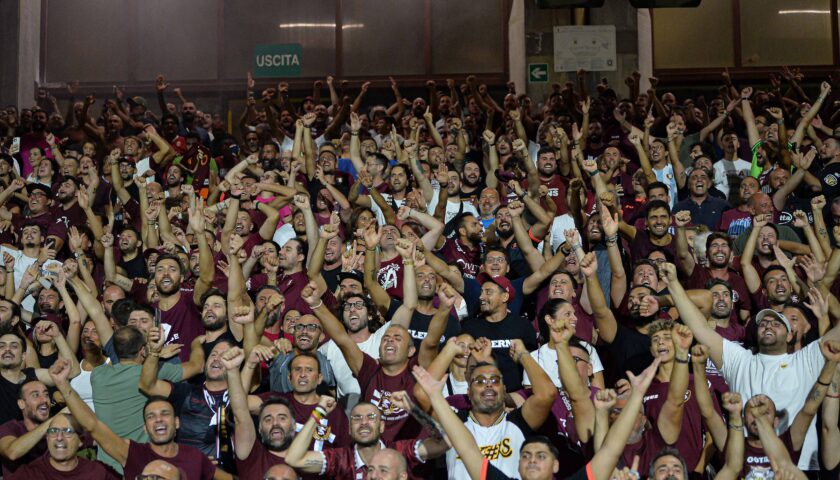 SALERNITANA, ULTRAS E CLUB ORGANIZZATI: SCIOPERO DI 15 MINUTI CONTRO LA CARRARESE