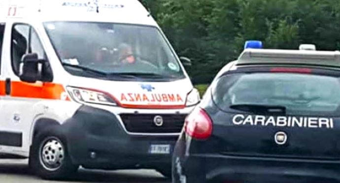 A Capaccio/Paestum incidente stamani tra auto e trattore: 3 feriti