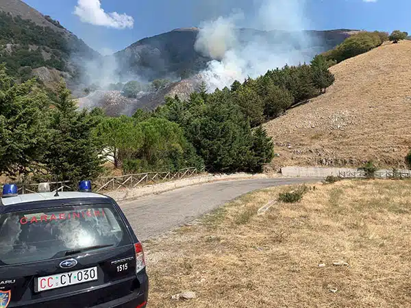 Incendi boschivi nel Salernitano, raffica di sanzioni per chi non rispetta le regole