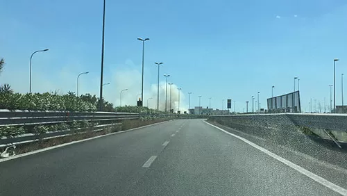 Chiuso tratto di Tangenziale di Salerno direzione nord a causa di un incendio