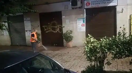 Salerno Pulita, interventi di lavaggio marciapiedi nei quartieri