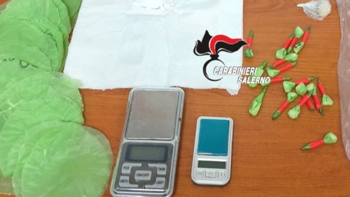 Salerno, spaccio di droga dai domiciliari: arrestato pusher