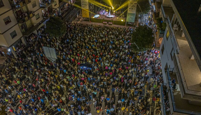 SAL DA VINCI CHIUDE GLI EVENTI ESTIVI DI CAPACCIO PAESTUM CON IL  CONCERTO-SPETTACOLO “UNIVERSAL”