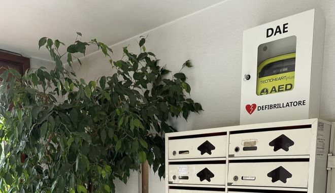 Salerno, primo defibrillatore a Fratte: quartiere più sicuro e cardio protetto