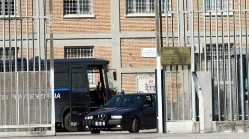 GRAND HOTEL FUORNI, AGENTI DELLA PENITENZIARIA SEQUESTRANO DROGA IN SALA COLLOQUI