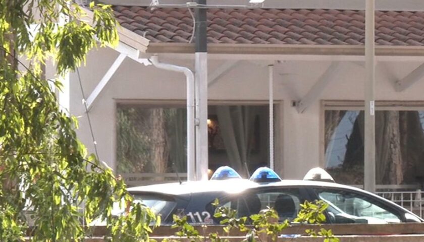 Donna sequestrata e derubata nell’affittacamere a Paestum: accertamenti sul computer per risalire al colpevole