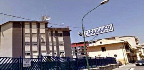 Eboli, commerciante derubato della collana d’oro