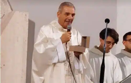 Salerno, don Bacco lascia San Giuseppe Lavoratore: sarà cappellano al santuario di Lourdes
